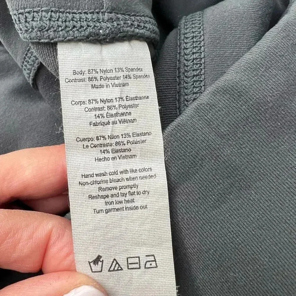 ALO YOGA Moto Leggings‎ in Anthracite Grey